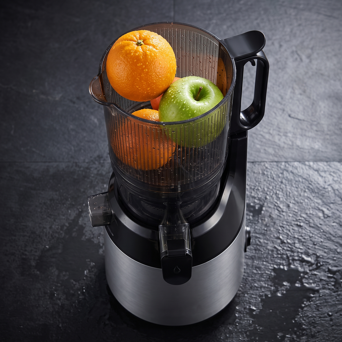 Extracteur de jus à rotation lente avec goulotte de 130 mm, vue de détail