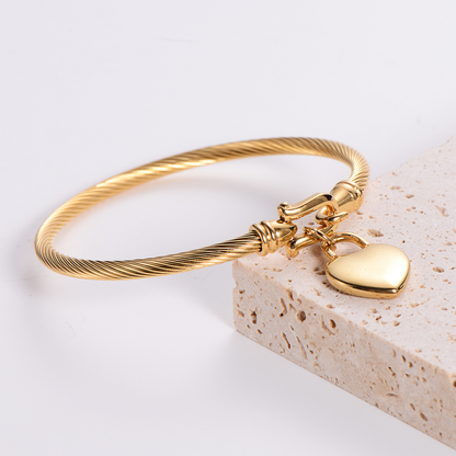 Bracelet Cœur Fil — Acier Plaqué Or 18K