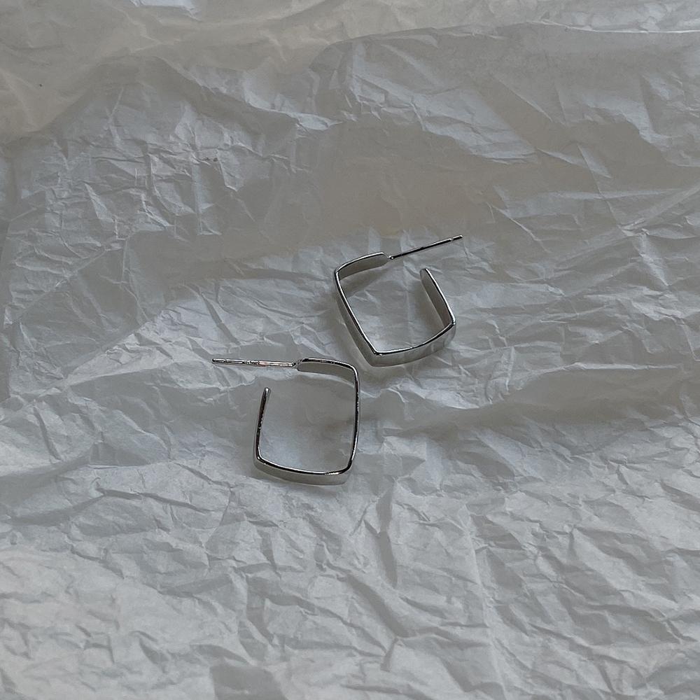 Puces Carrées Minimalistes — Argent Sterling S925