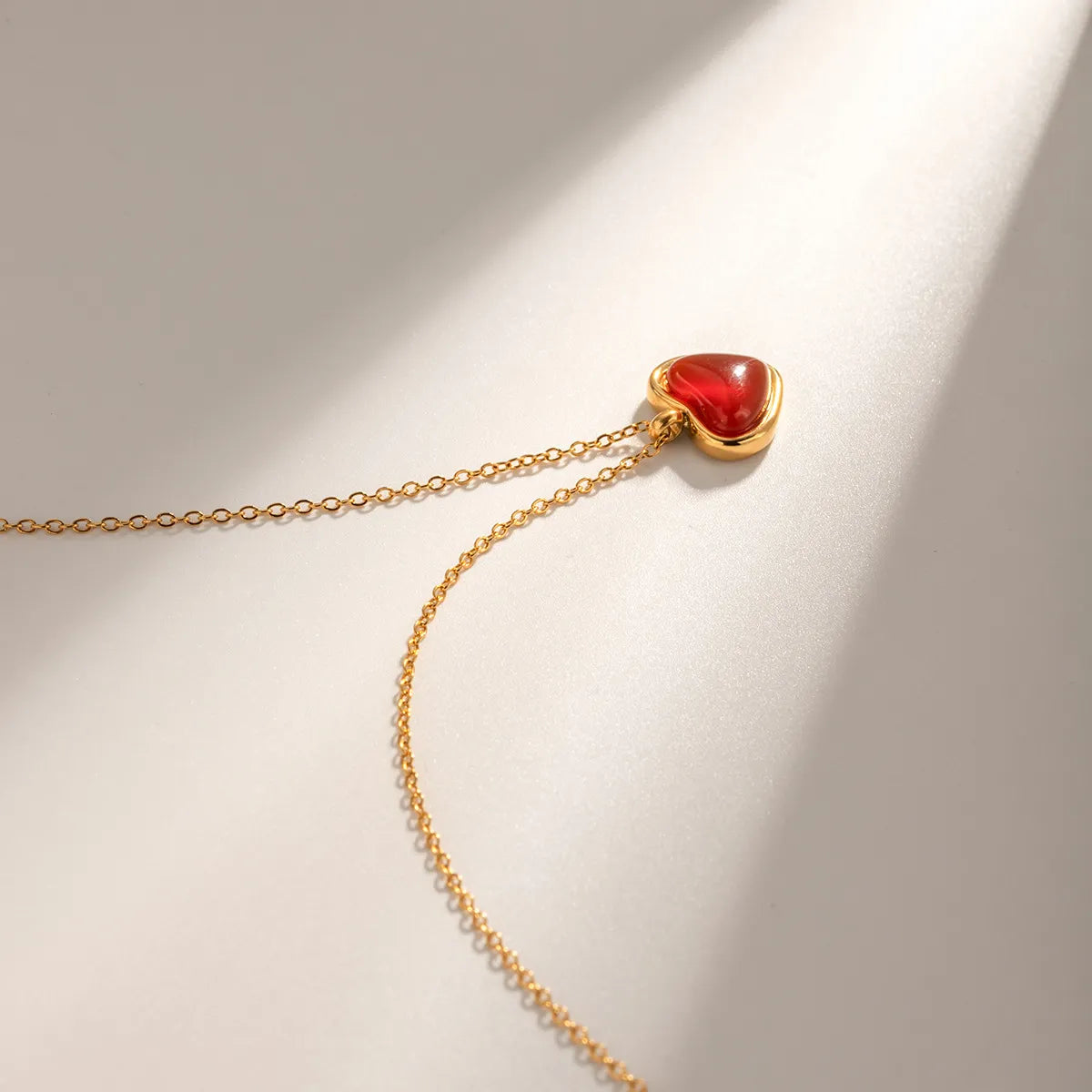 Bijou Cœur Rouge — Acier Inoxydable Plaqué Or 18K
